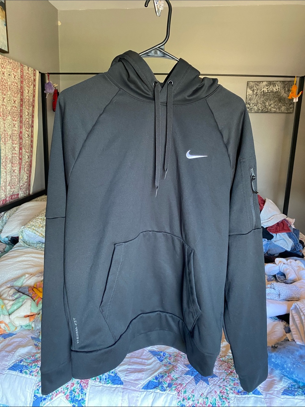 Nike Black Therma-fit pullover hoodie.